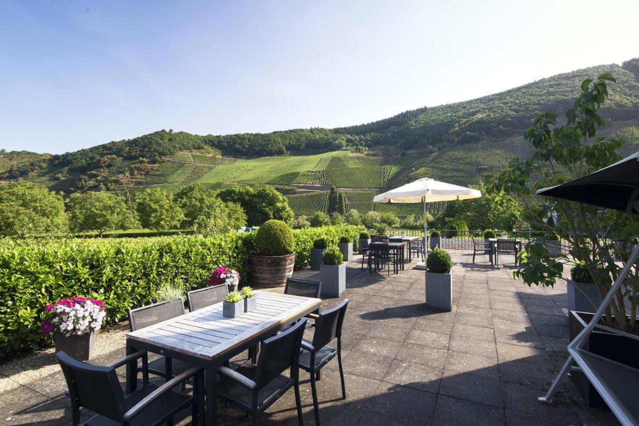 Weingut & Gaestehaus Christoph Cluesserath Trittenheim Exterior foto